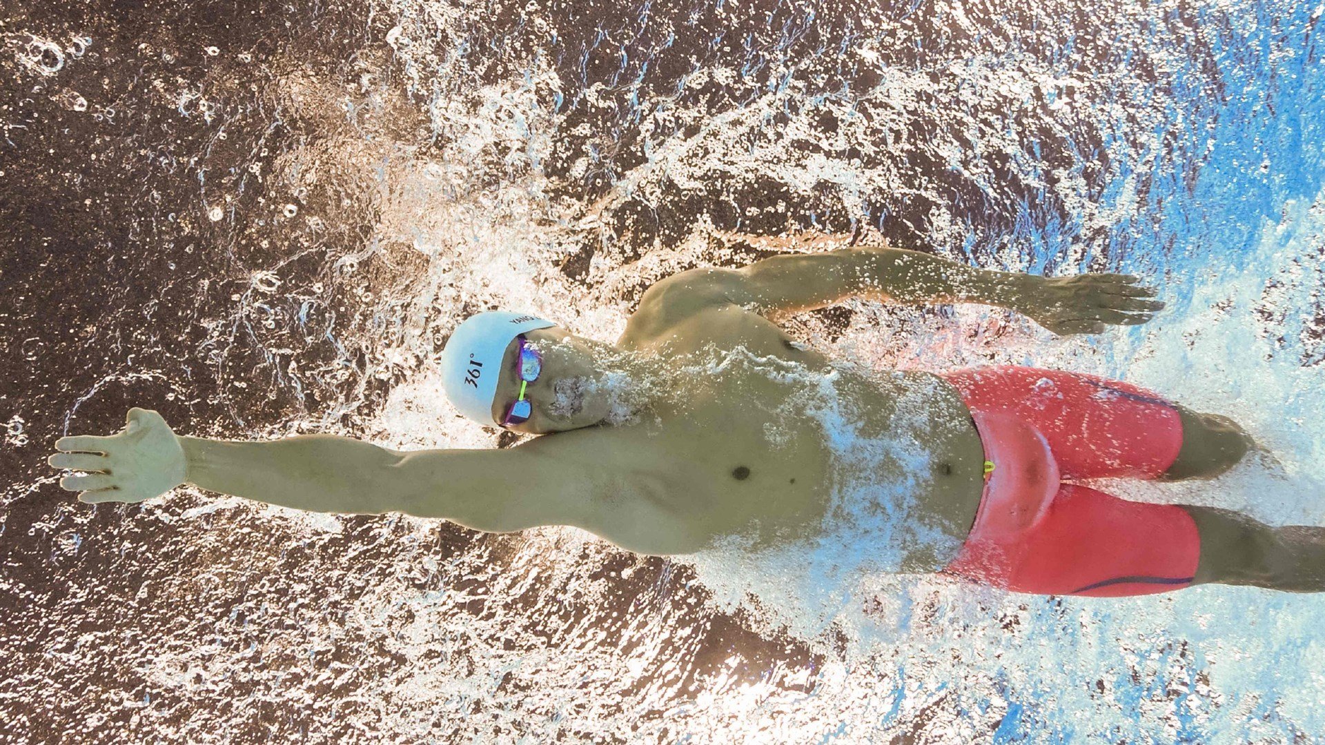 “马丁·高尔西:防守专家的崛起,阿根廷美洲狮队的未来领袖”