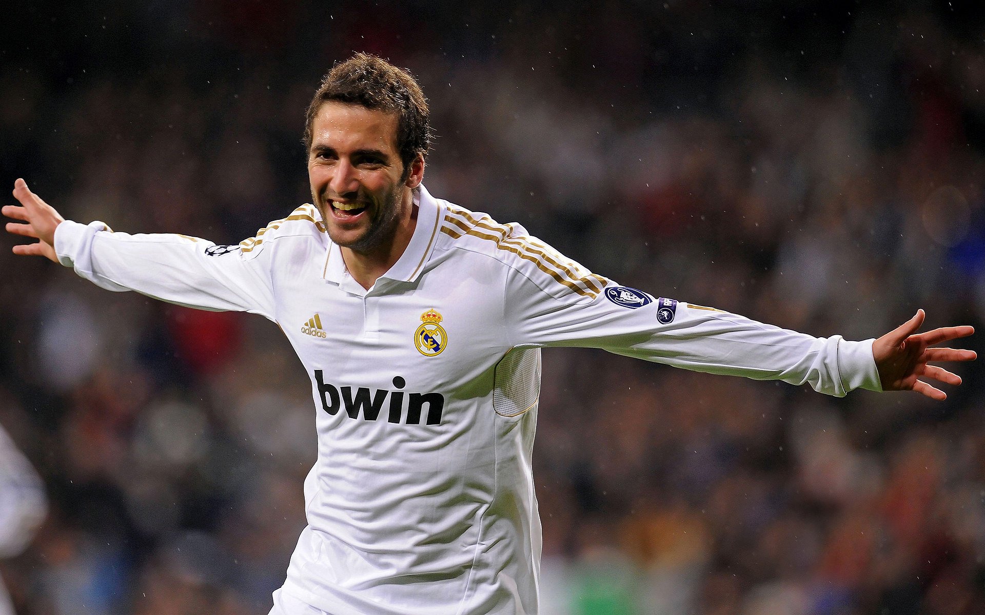 德甲关键比赛中门将扑救数据抢眼成为焦点，西甲门将扑救成功率